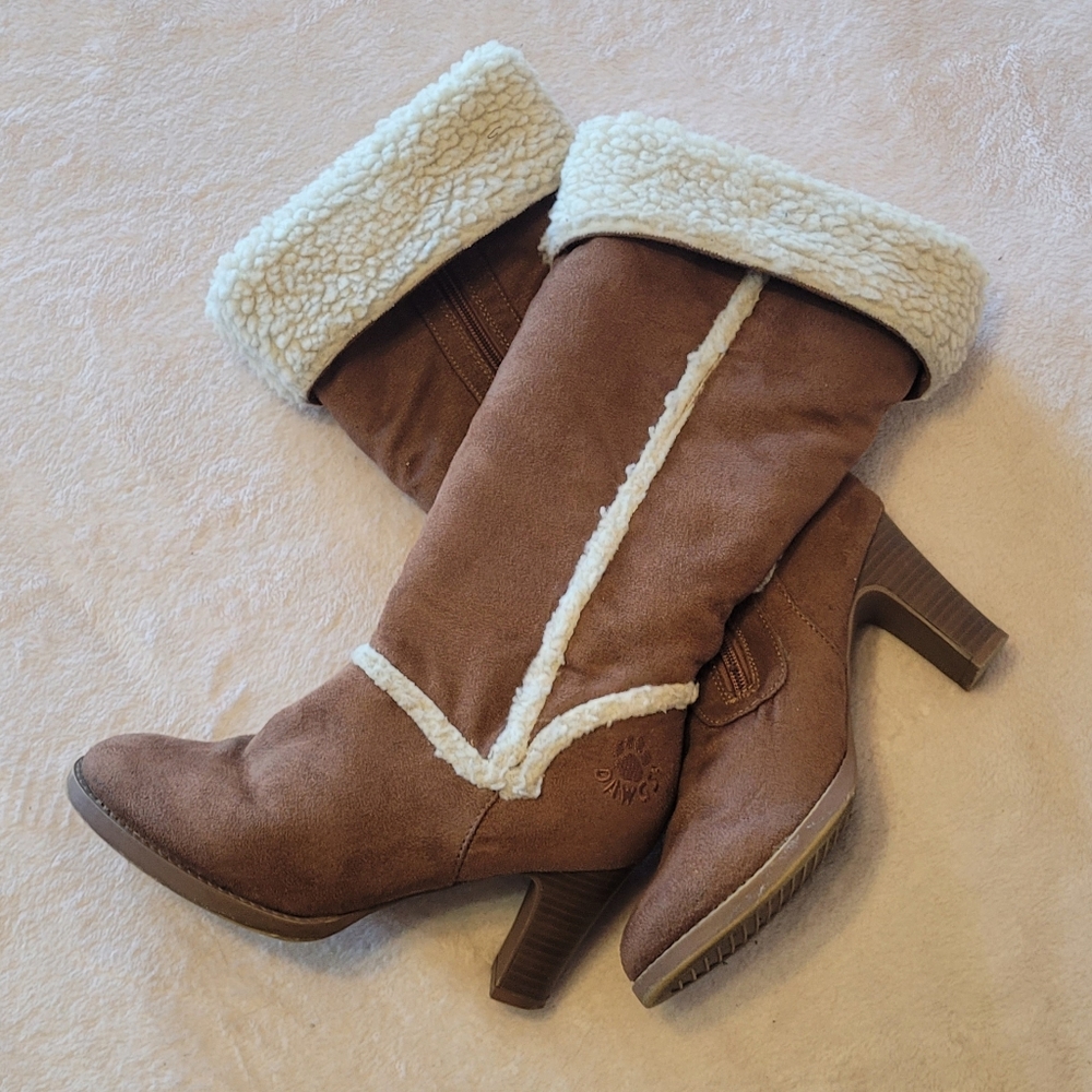 Sherpa lined 2000s boots